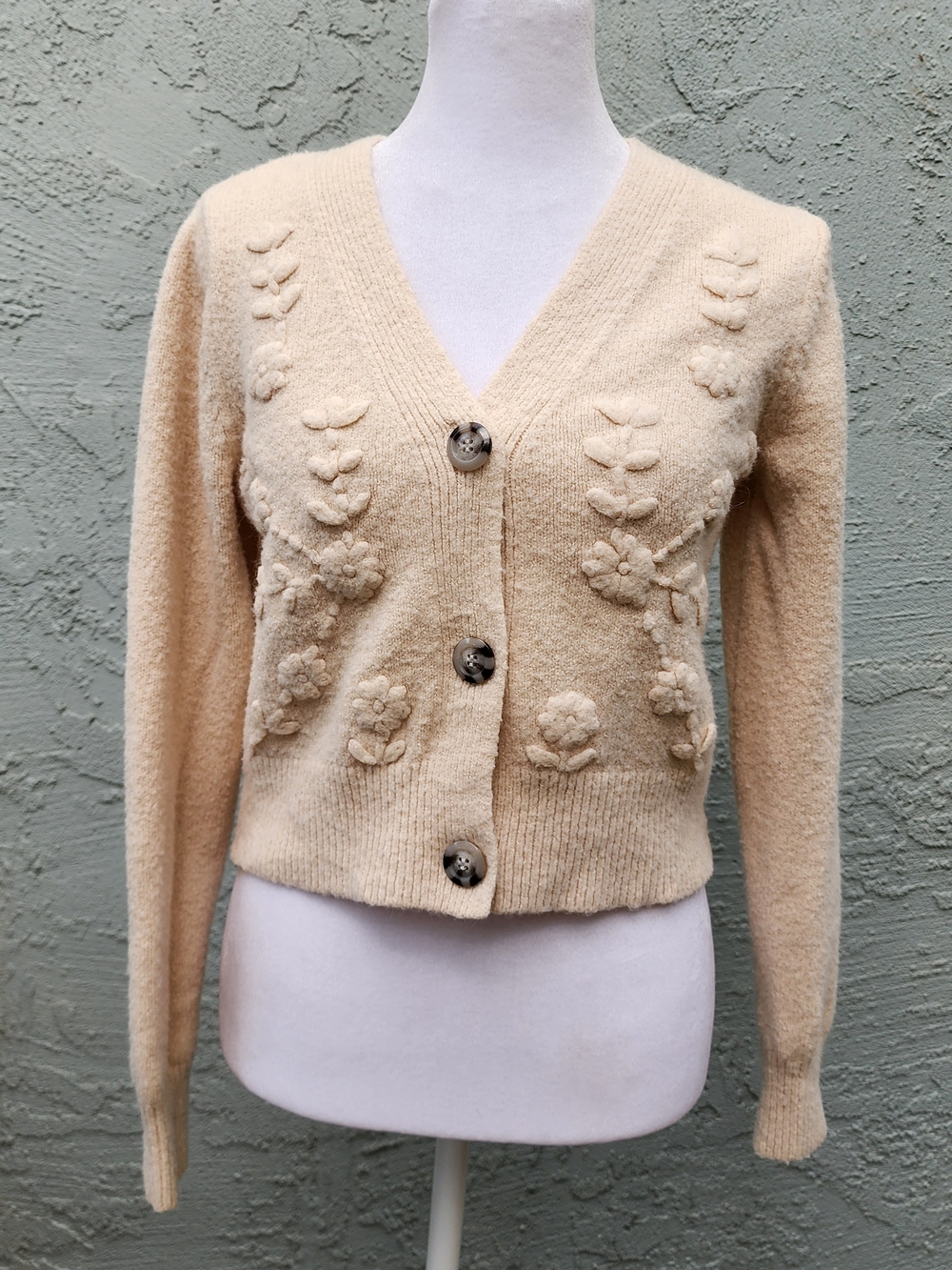 Jessica Simpson Floral Applique Cropped Cardigan Sweater Cream Beige Knit M
